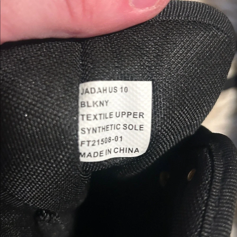 Black Shiny Winter Boots - Picture 5 of 5